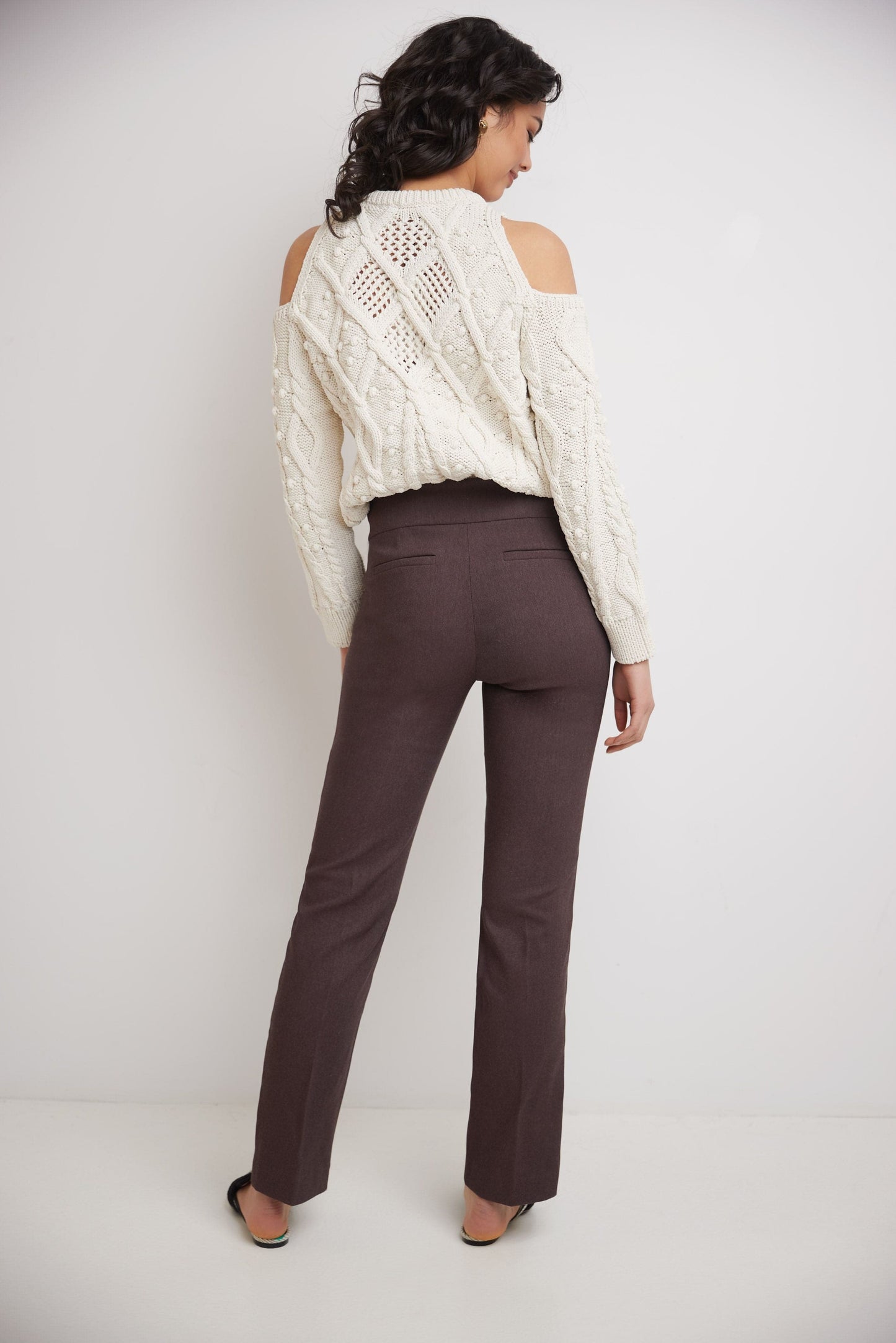 Straight classic pants with tummy control and pockets