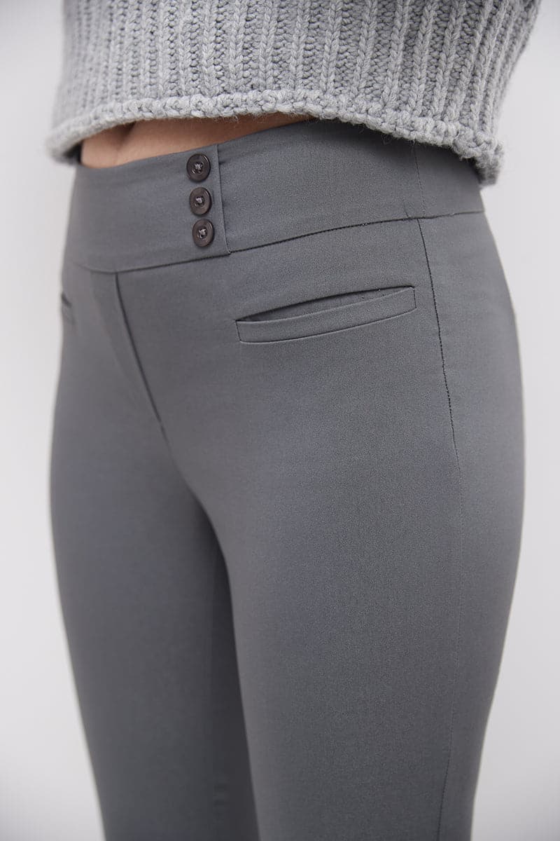 Straight classic pants with tummy control and pockets