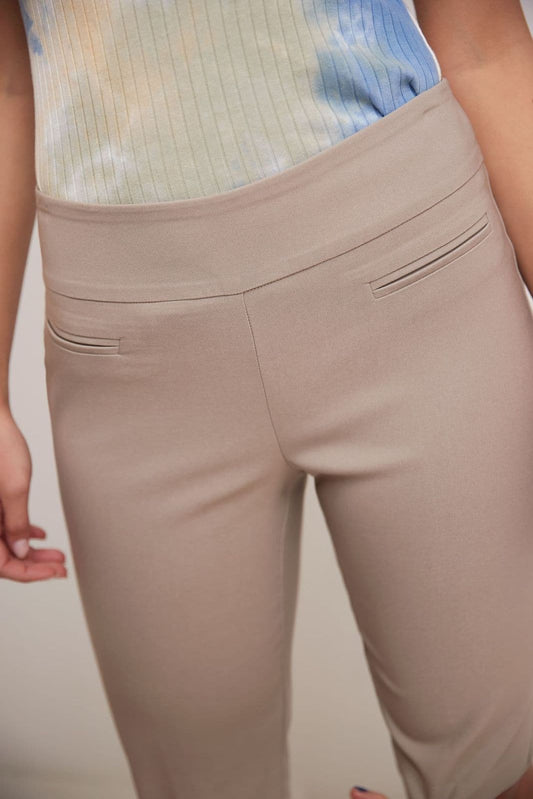 Women’s 12” Classic Shorts with Fake Front Pockets