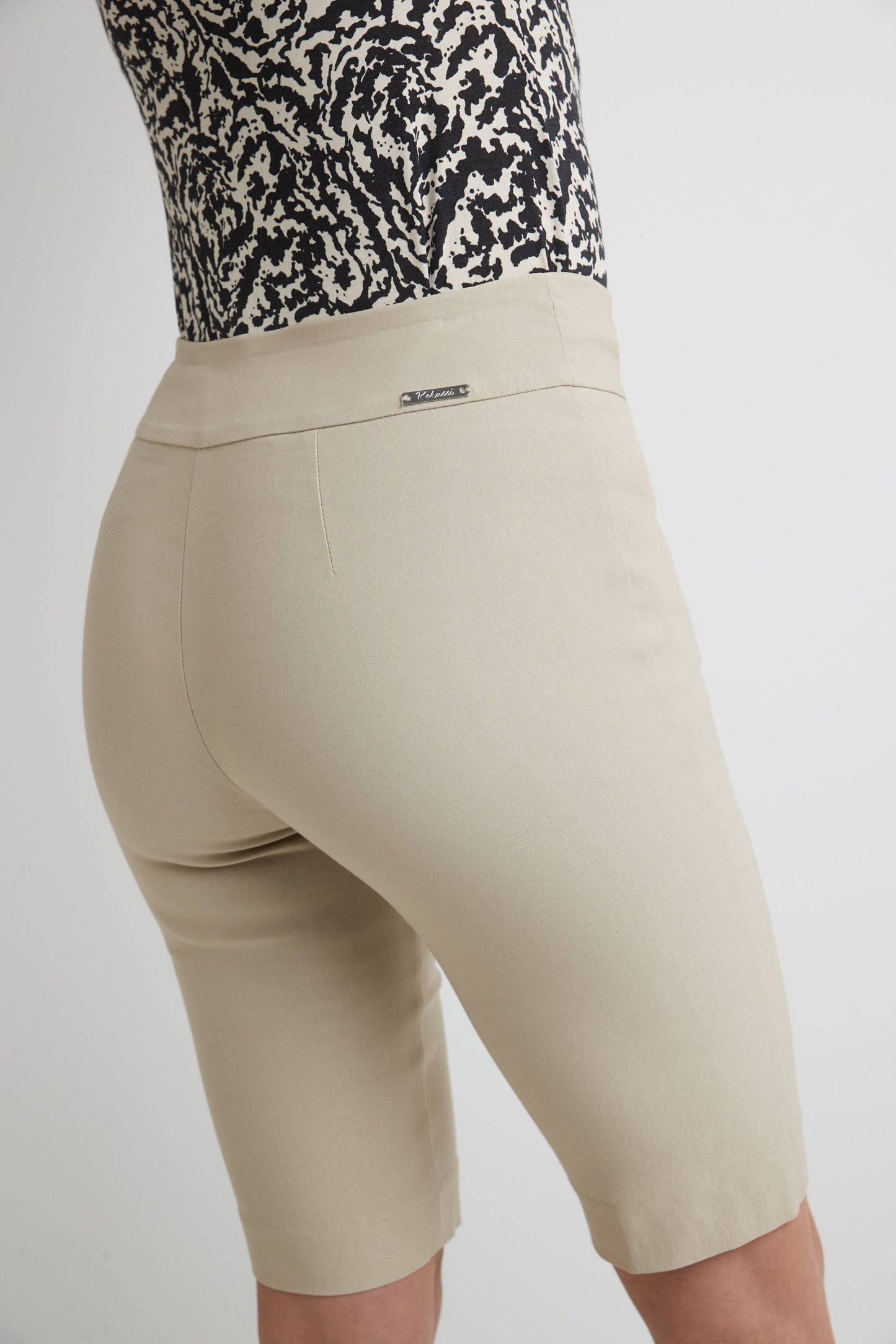 Women’s 12” Classic Shorts with Fake Front Pockets