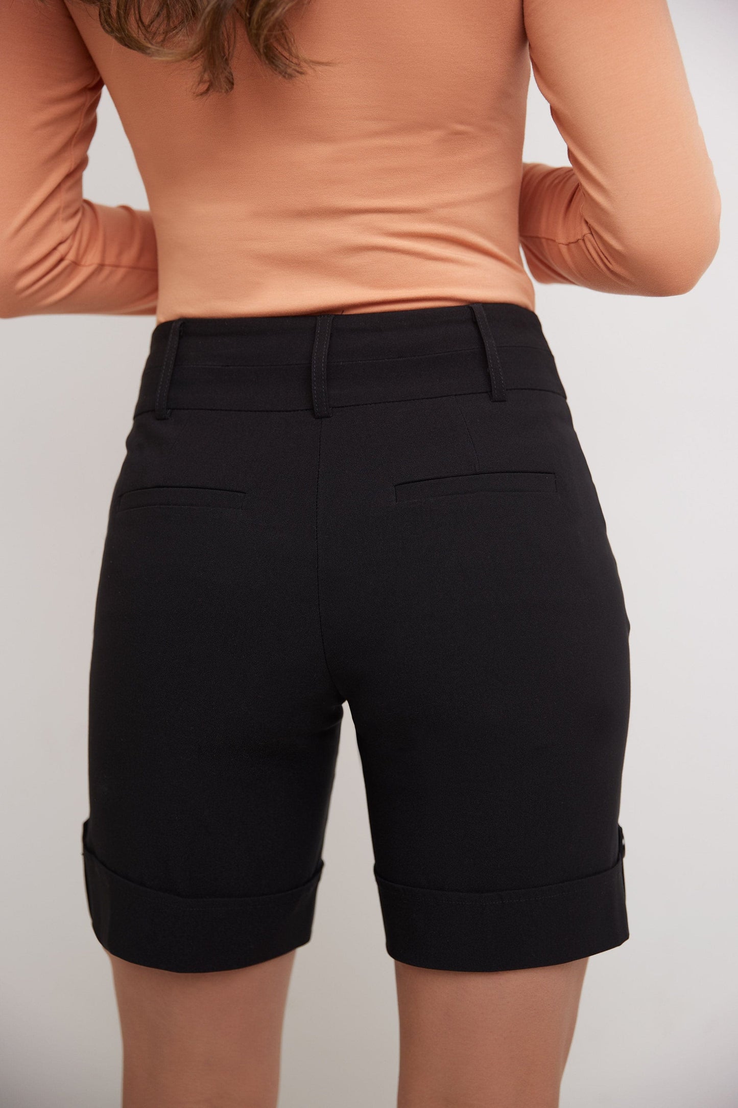 Women’s 8” Classic Shorts with Stitched Cuff