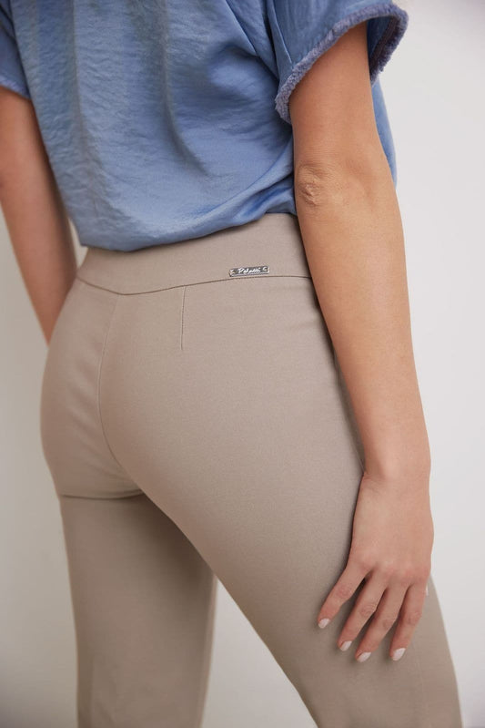 Women’s Straight Leg Capris with Chic Styling