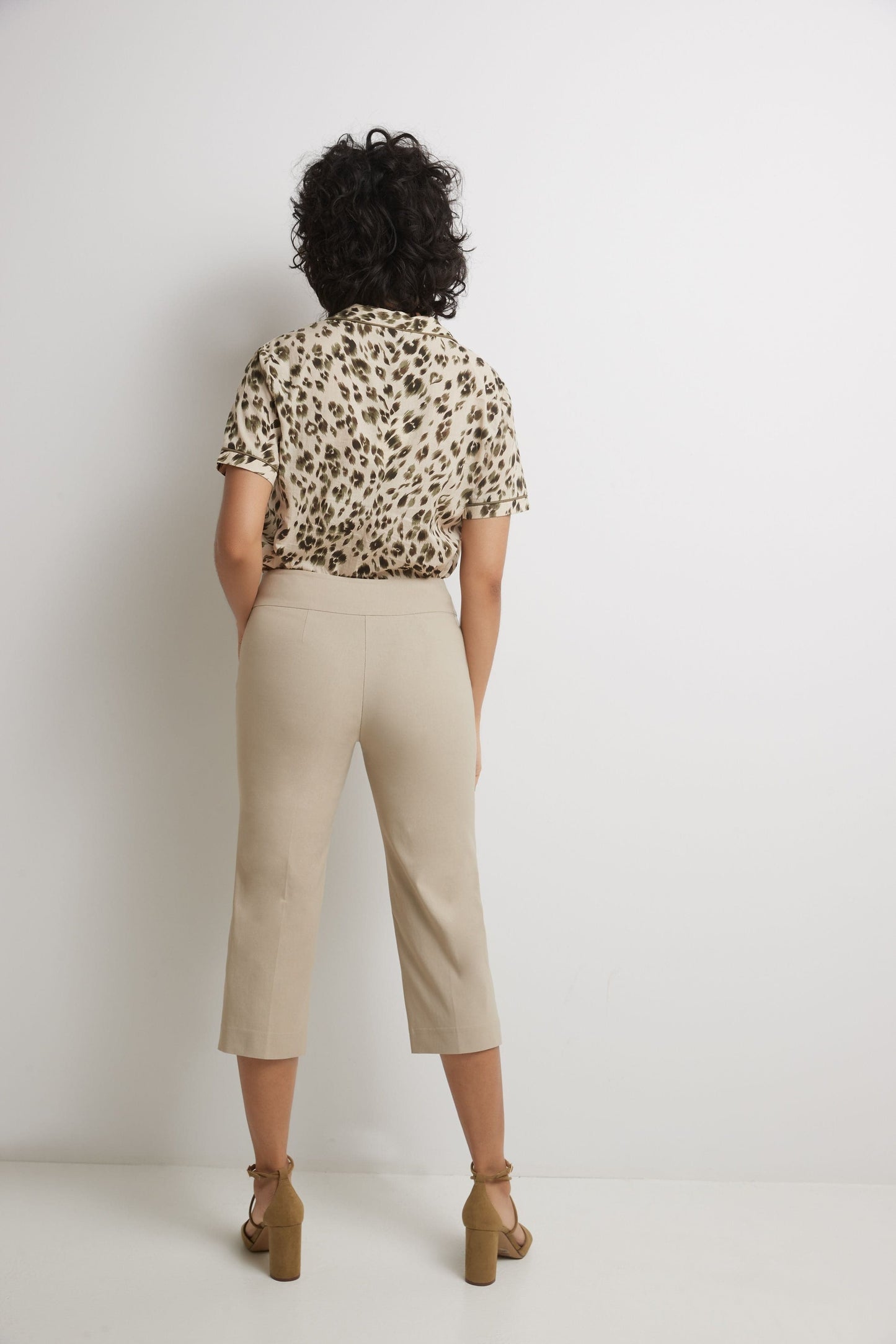 Women’s Straight Leg Capris with Chic Styling