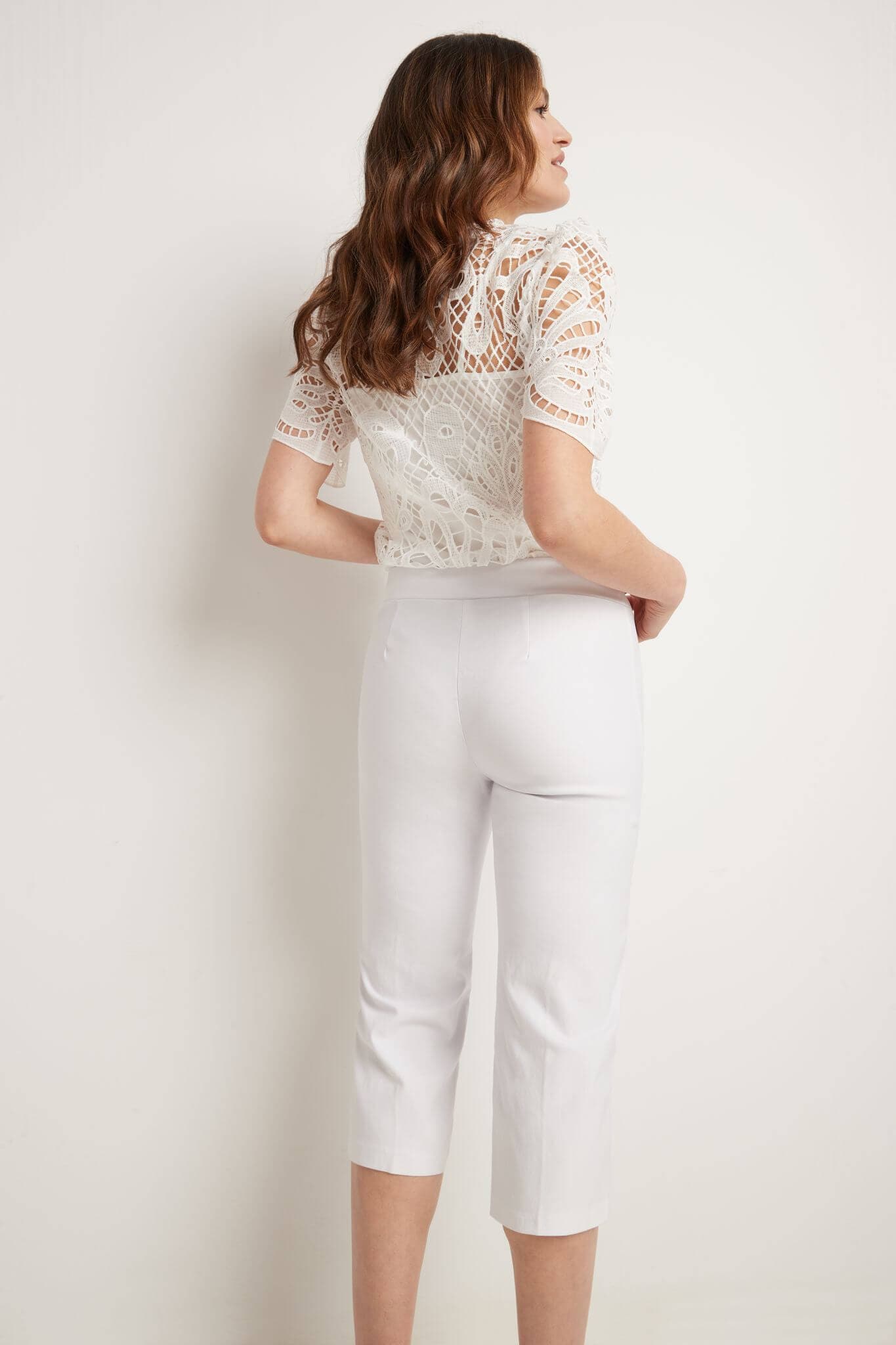 Women’s Straight Leg Capris with Chic Styling