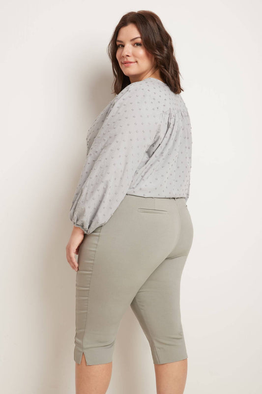 Slimming Plus Size Capris with Real Pockets