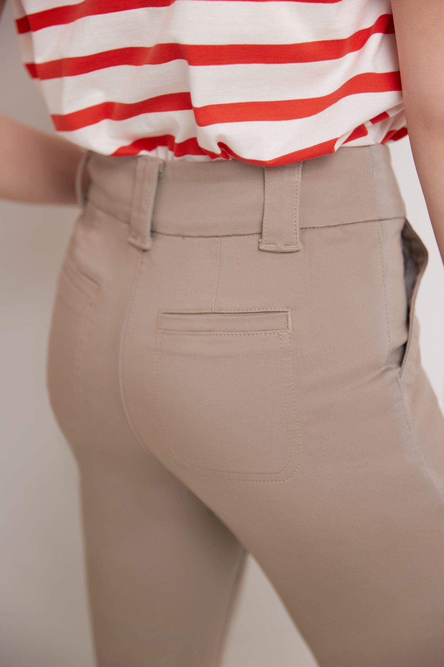 Rekucci Women's Easy Fit Jean Capri