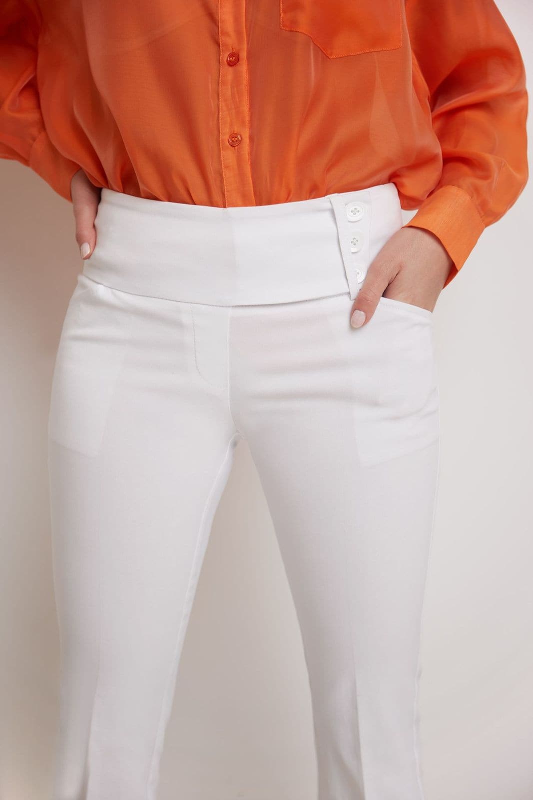 Slimming Capris with Wide Waist and Back Lacing