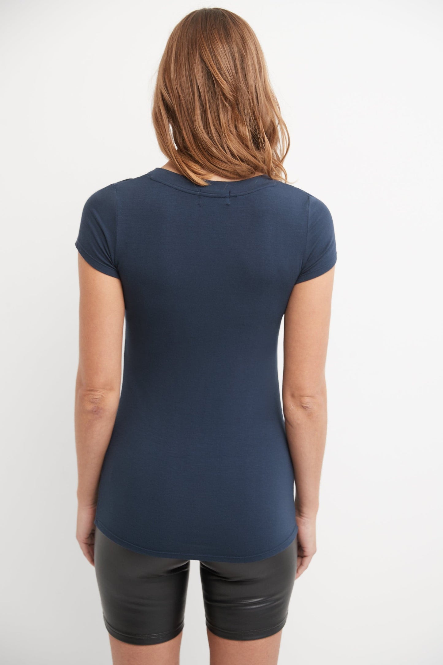 Short-Sleeve Business Casual T-Shirt with Scooped Neck