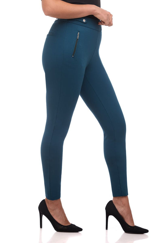 Secret Figure Pull-on Knit Pants with a Skinny Silhouette