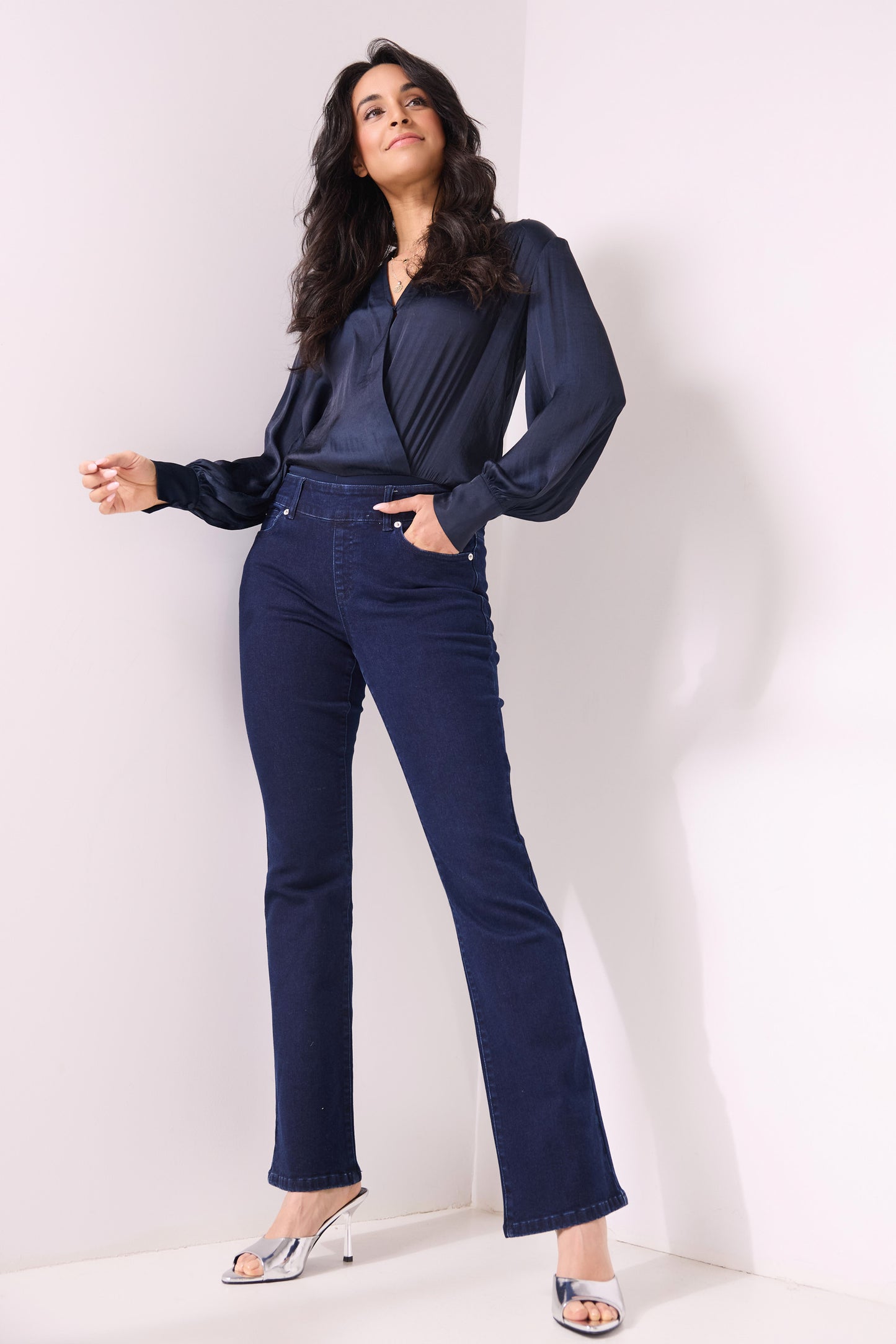 Pull-on Bootcut Jeans with real pockets