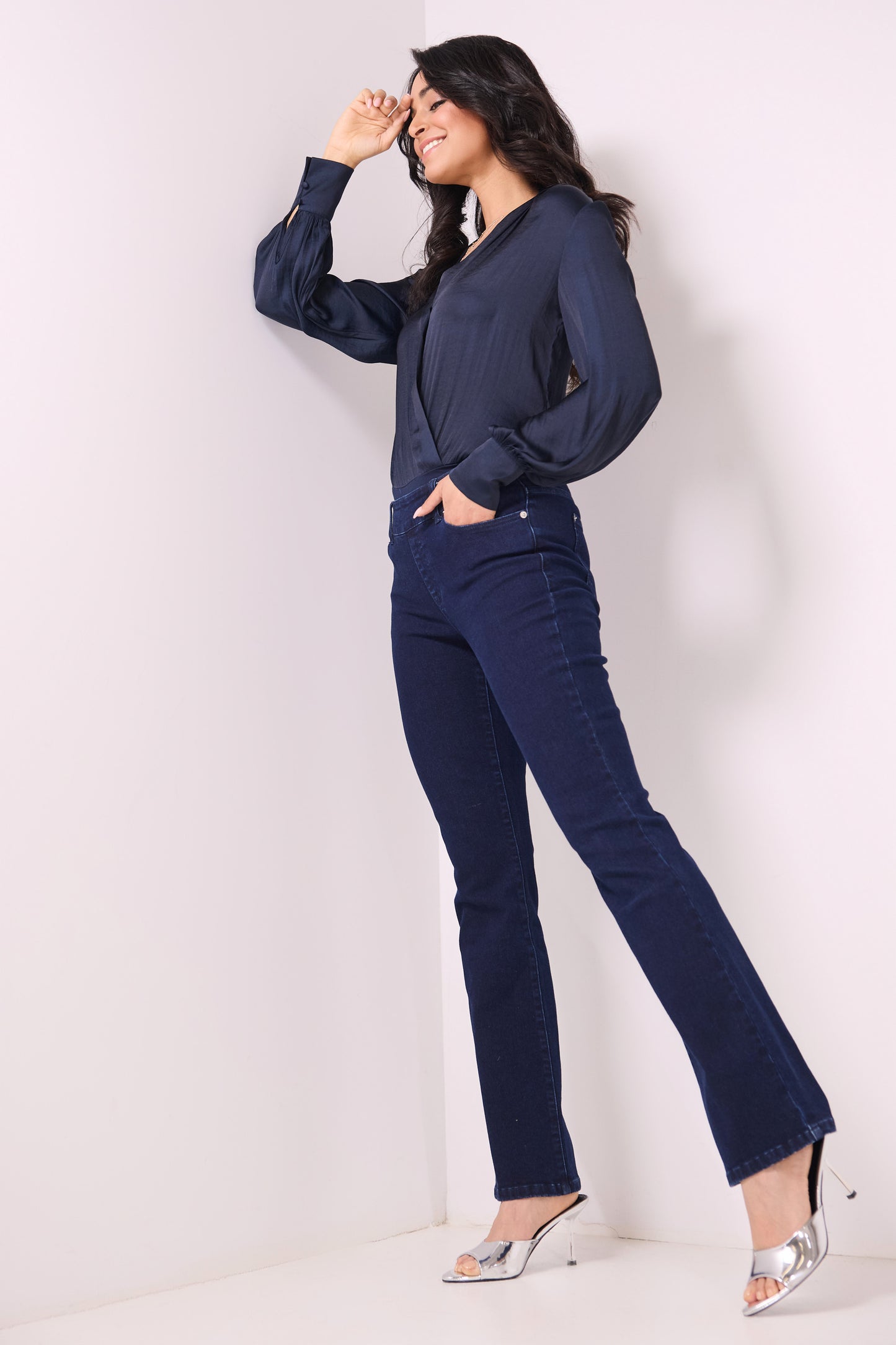 Pull-on Bootcut Jeans with real pockets