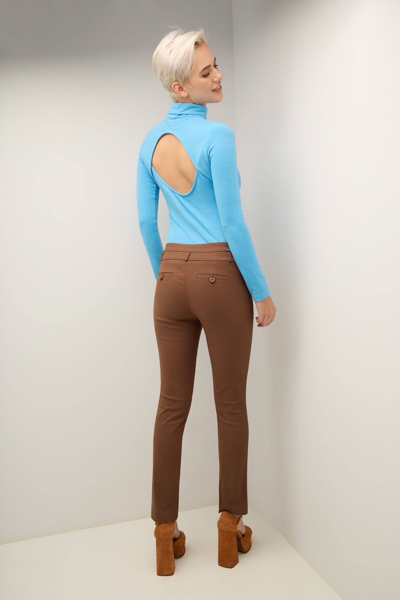 Slimming classic pants