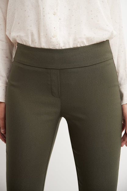 Straight leg pants with tummy control
