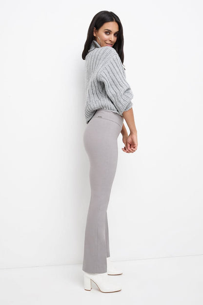 Straight leg pants with tummy control