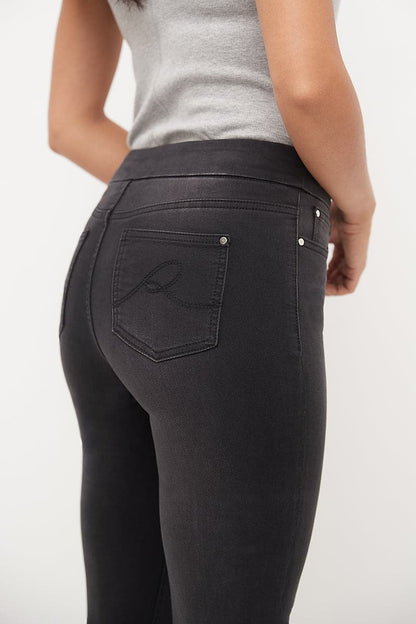 Skinny Pull-On Jeans with 5 Pocket Styling