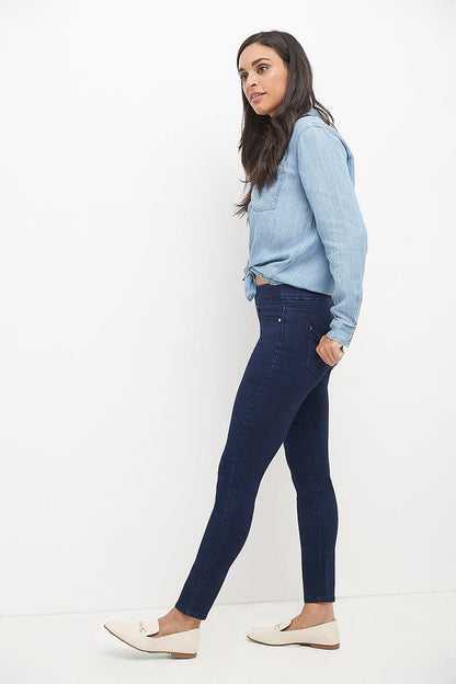 Skinny Pull-On Jeans with 5 Pocket Styling