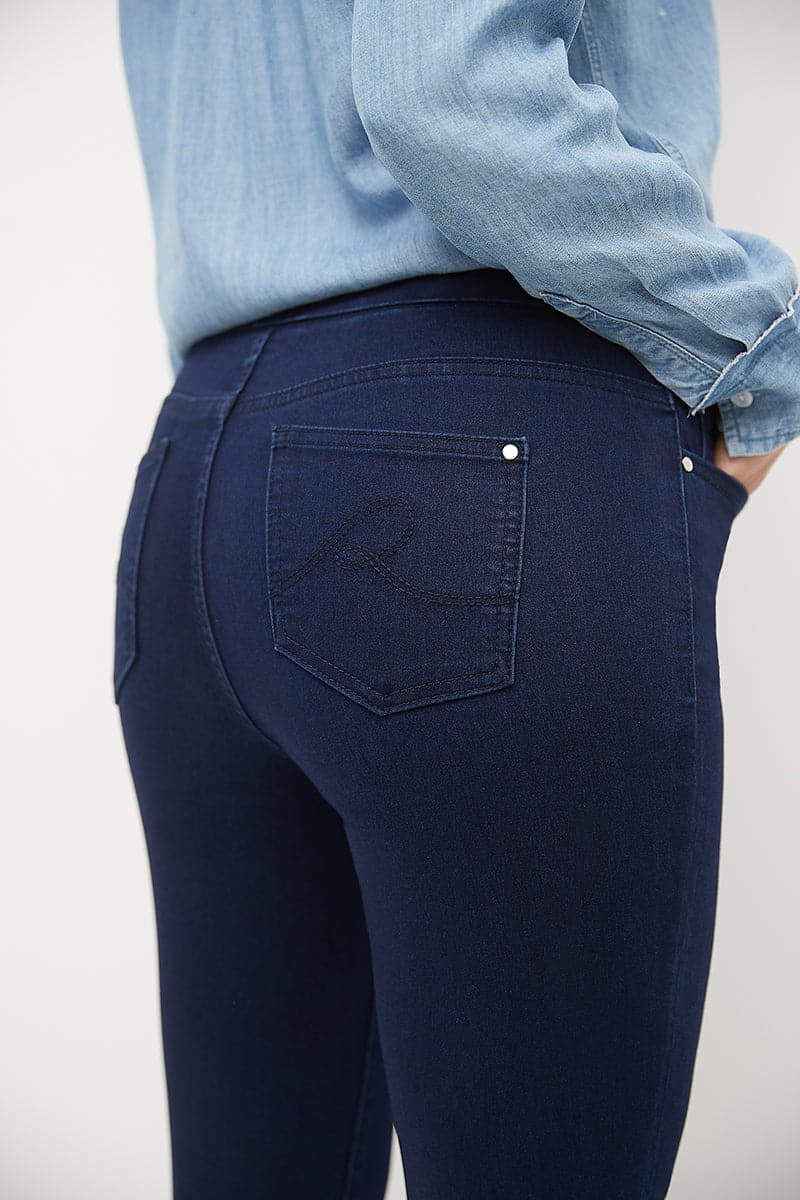 Skinny Pull-On Jeans with 5 Pocket Styling