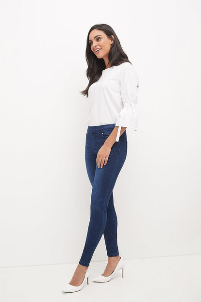 Skinny Pull-On Jeans with 5 Pocket Styling
