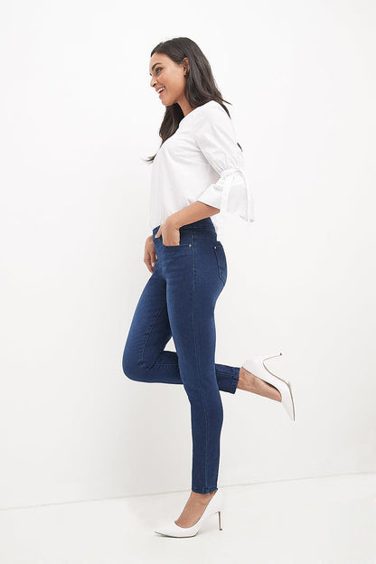 Skinny Pull-On Jeans with 5 Pocket Styling