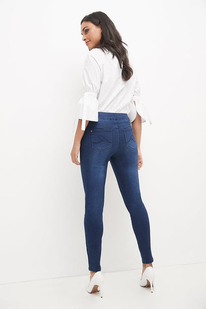 Skinny Pull-On Jeans with 5 Pocket Styling