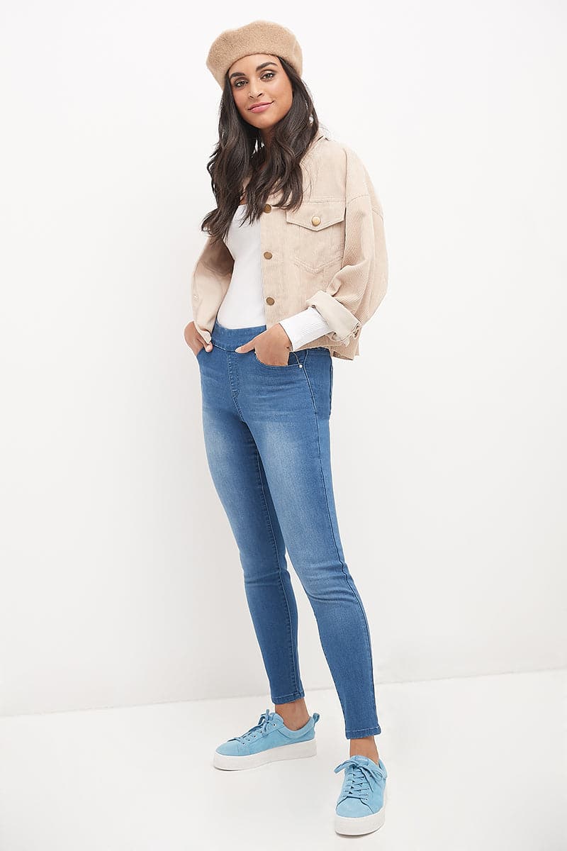 Skinny Pull-On Jeans with 5 Pocket Styling