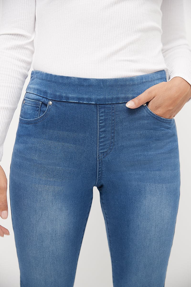 Skinny Pull-On Jeans with 5 Pocket Styling