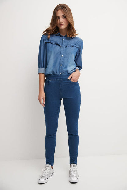 Skinny Pull-On Jeans with 5 Pocket Styling