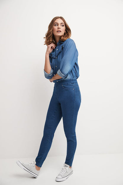 Skinny Pull-On Jeans with 5 Pocket Styling