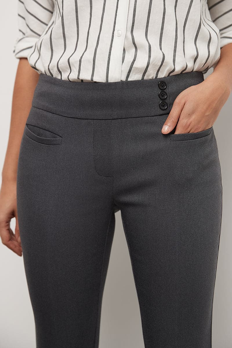 Straight classic pants with tummy control and pockets