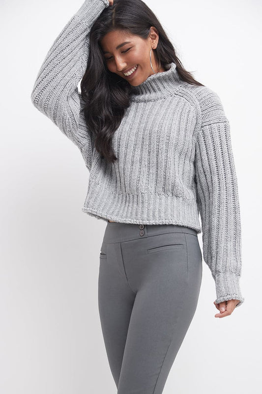 Straight classic pants with tummy control and pockets