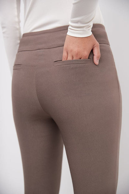 Straight classic pants with tummy control and pockets