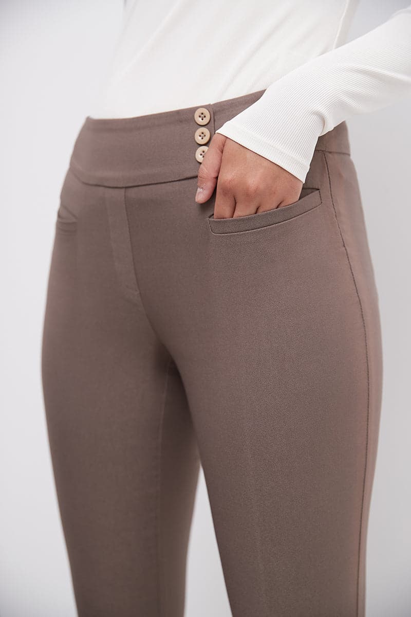 Straight classic pants with tummy control and pockets