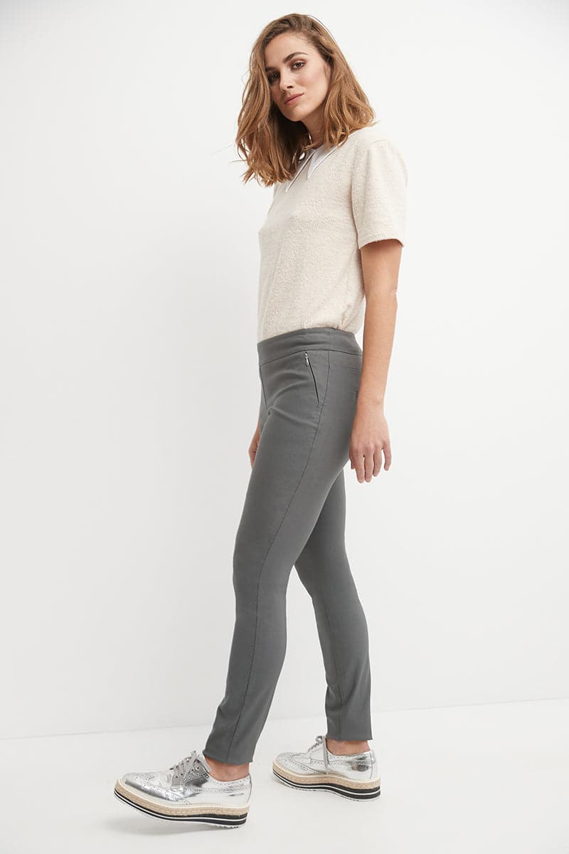Pull-on skinny pants