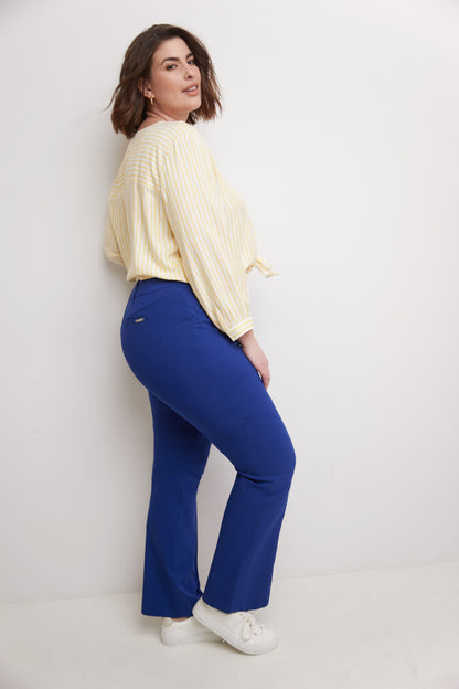 Curvy Pull-on Barely Bootcut Classic Pants