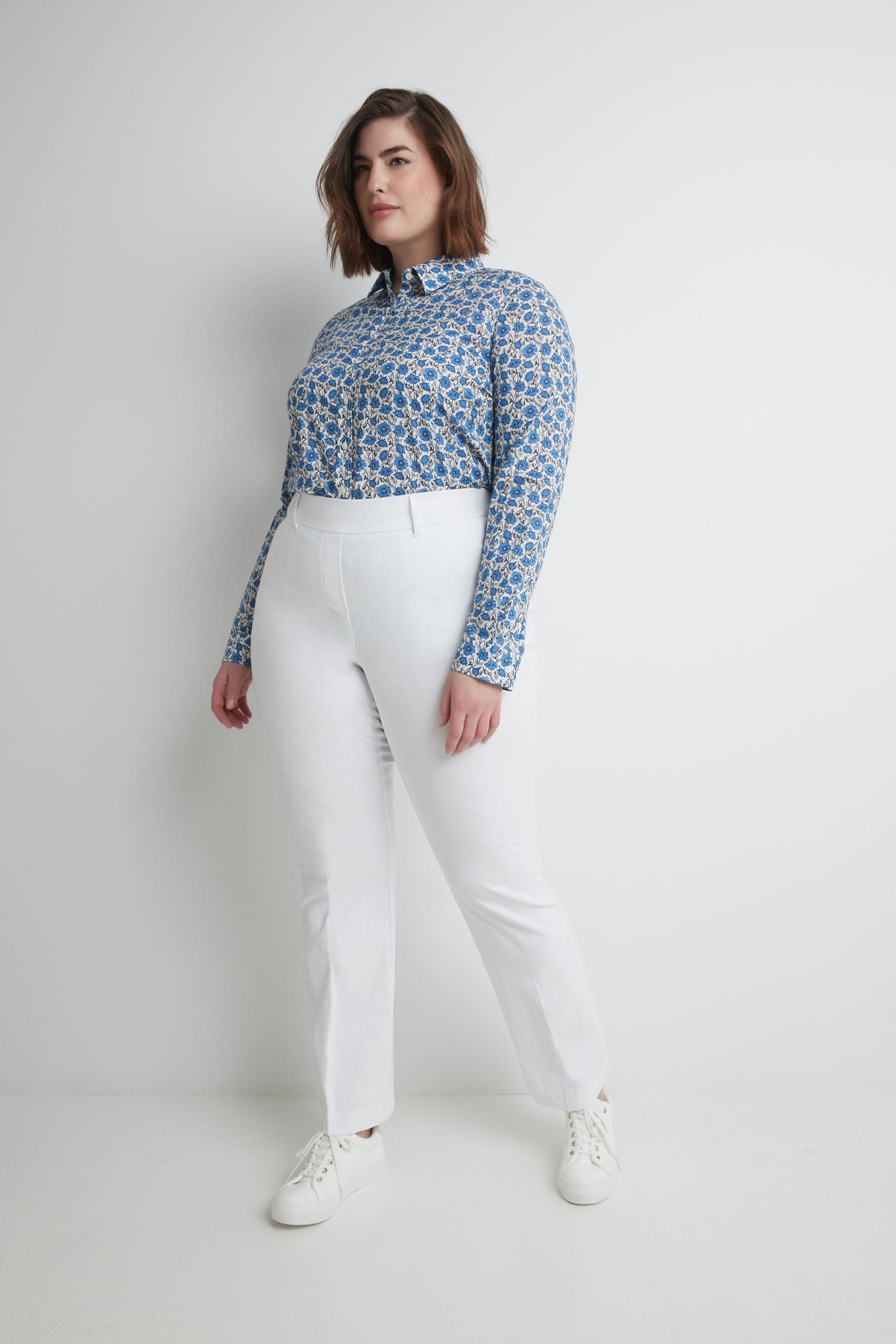 Curvy Pull-on Barely Bootcut Classic Pants