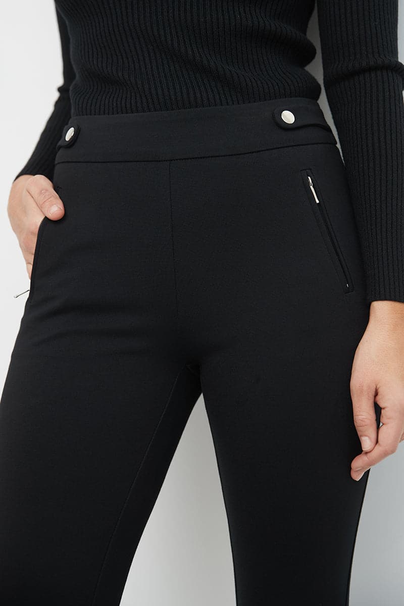 Secret Figure Pull-on Knit Pants with a Skinny Silhouette