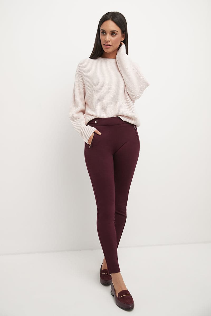 Secret Figure Pull-on Knit Pants with a Skinny Silhouette