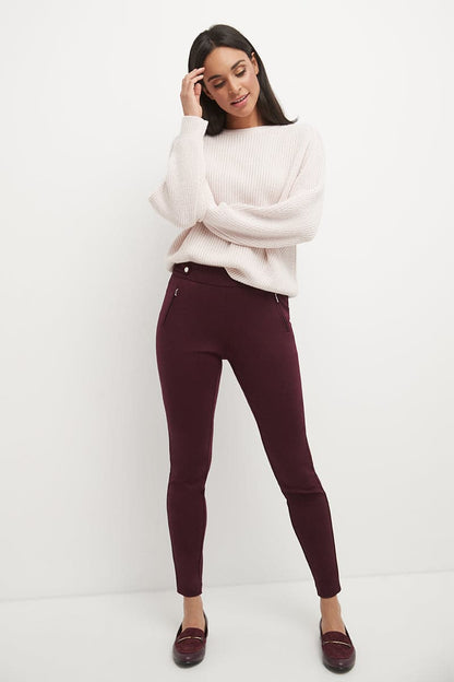 Secret Figure Pull-on Knit Pants with a Skinny Silhouette