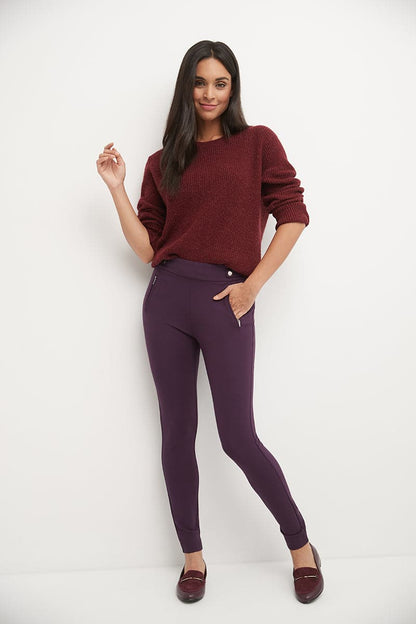 Secret Figure Pull-on Knit Pants with a Skinny Silhouette