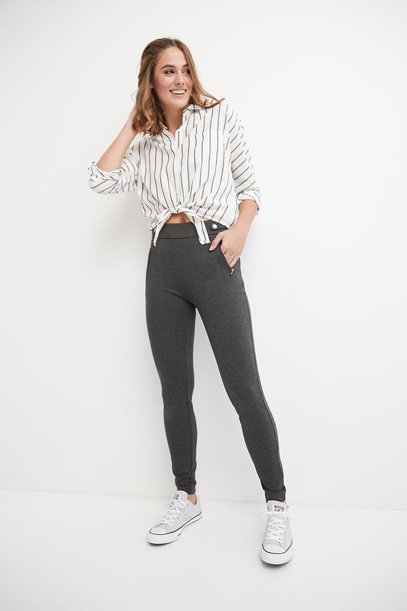 Secret Figure Pull-on Knit Pants with a Skinny Silhouette
