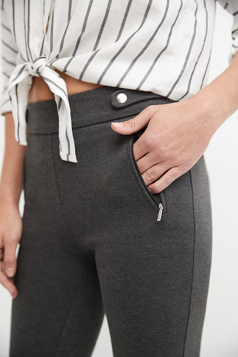 Secret Figure Pull-on Knit Pants with a Skinny Silhouette