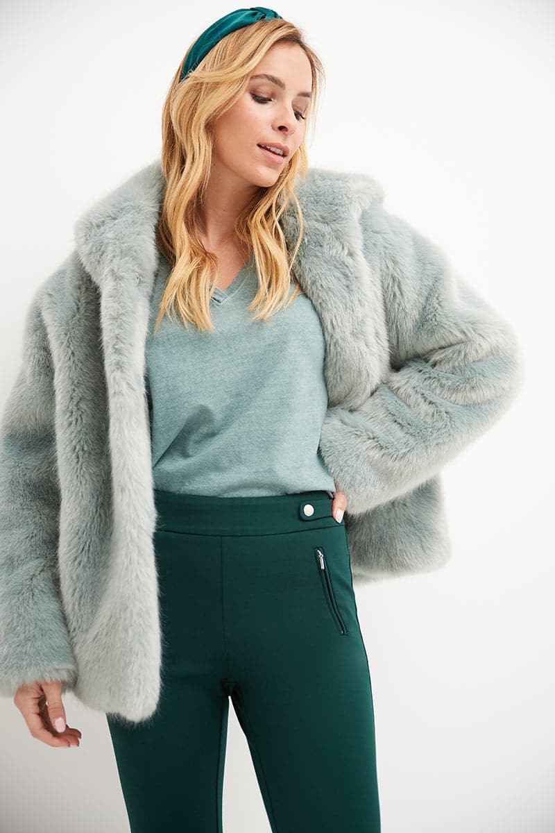 Secret Figure Pull-on Knit Pants with a Skinny Silhouette