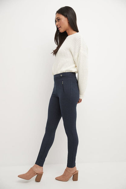 Secret Figure Pull-on Knit Pants with a Skinny Silhouette