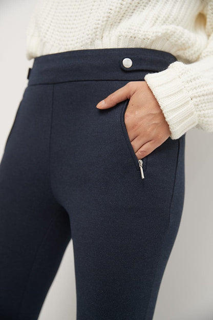 Secret Figure Pull-on Knit Pants with a Skinny Silhouette
