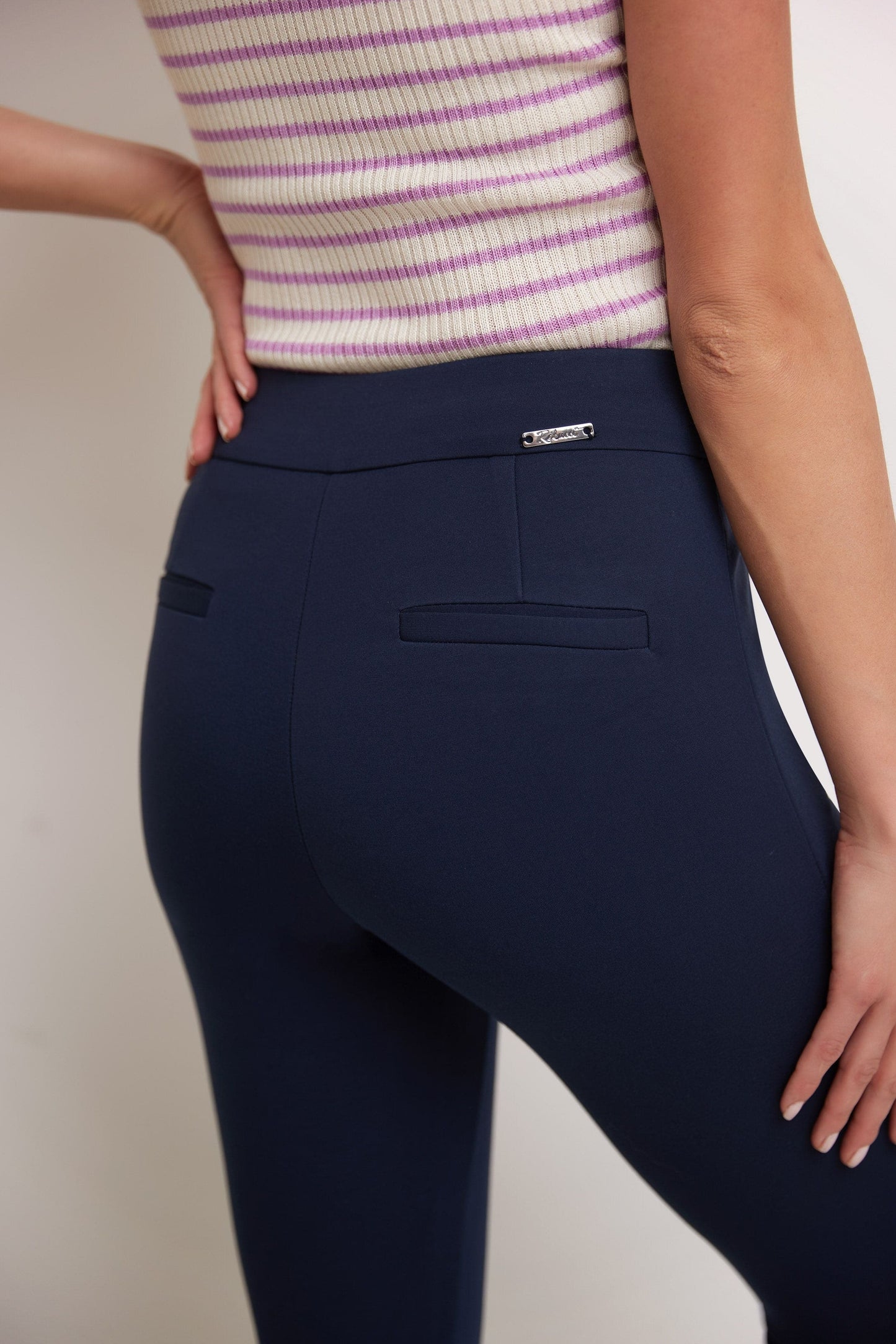 Secret Figure Pull-on Knit Pants with a Skinny Silhouette