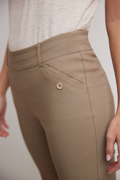 Women’s Classic Bermuda Shorts with Slant Pockets