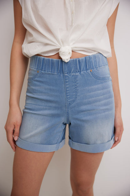 Rekucci Women's 5 inch Pull-On Jean Short with Slim Cuff