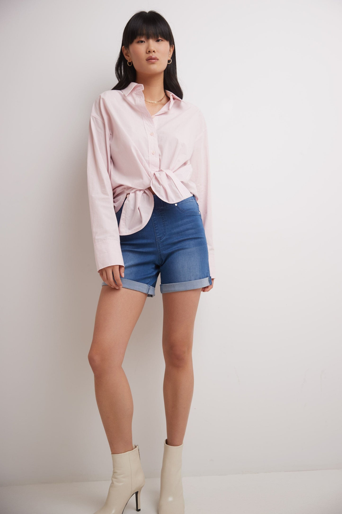 Rekucci Women's 5 inch Pull-On Jean Short with Slim Cuff