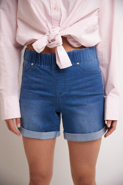 Rekucci Women's 5 inch Pull-On Jean Short with Slim Cuff