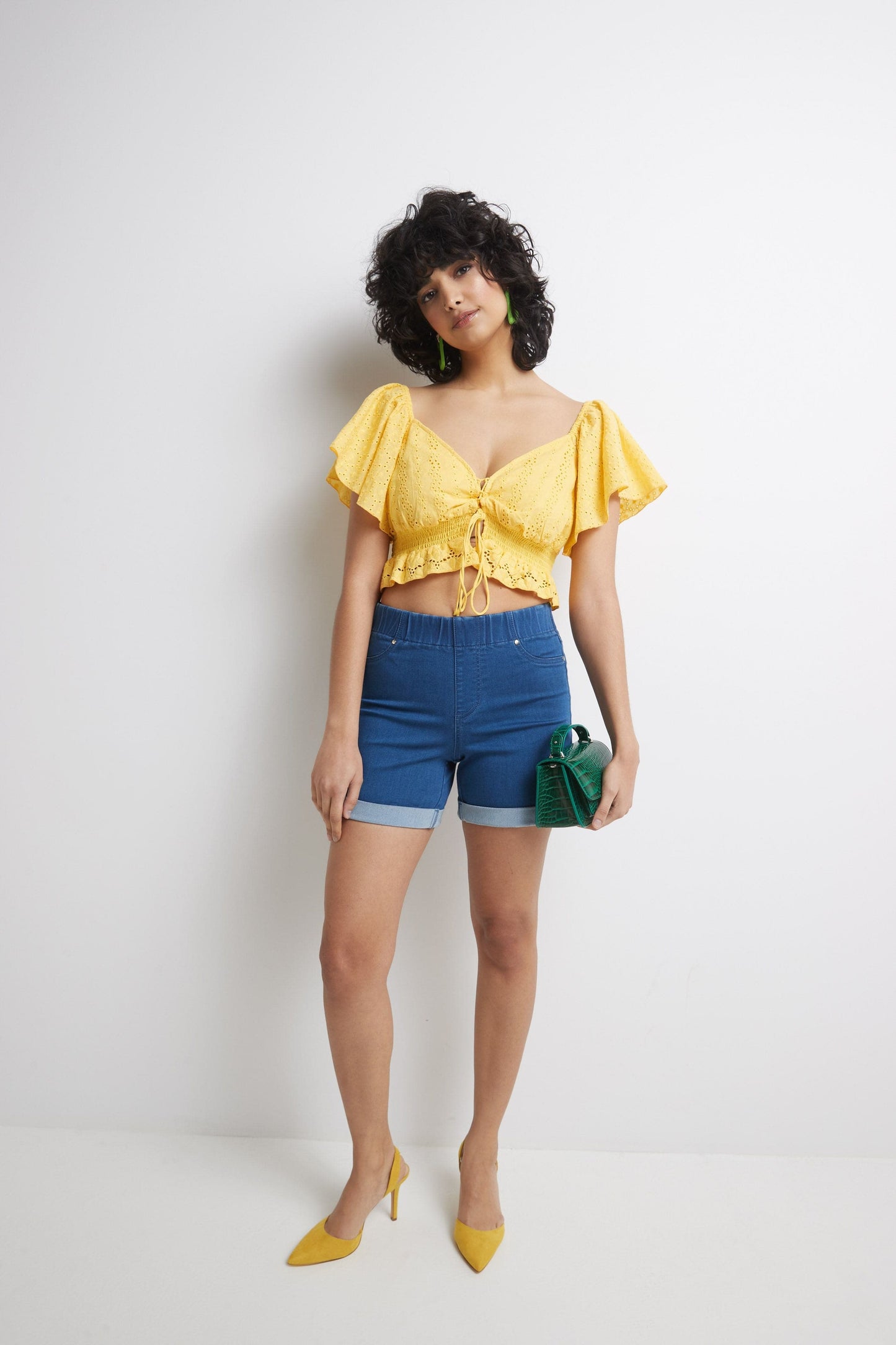 Rekucci Women's 5 inch Pull-On Jean Short with Slim Cuff